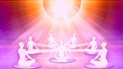 Acompañar en el sentimiento: ¿en el duelo o en la luz? Seres enviando luz