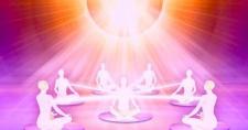 Acompañar en el sentimiento: ¿en el duelo o en la luz? Seres enviando luz